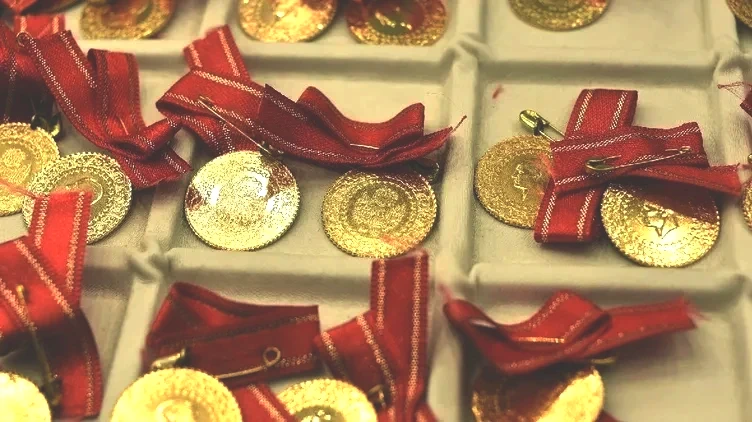 Altın fiyatları canlı takip ekranı: 19 Nisan Pazar tam, yarım, çeyrek, gram altın ne kadar, ons fiyatı kaç TL?